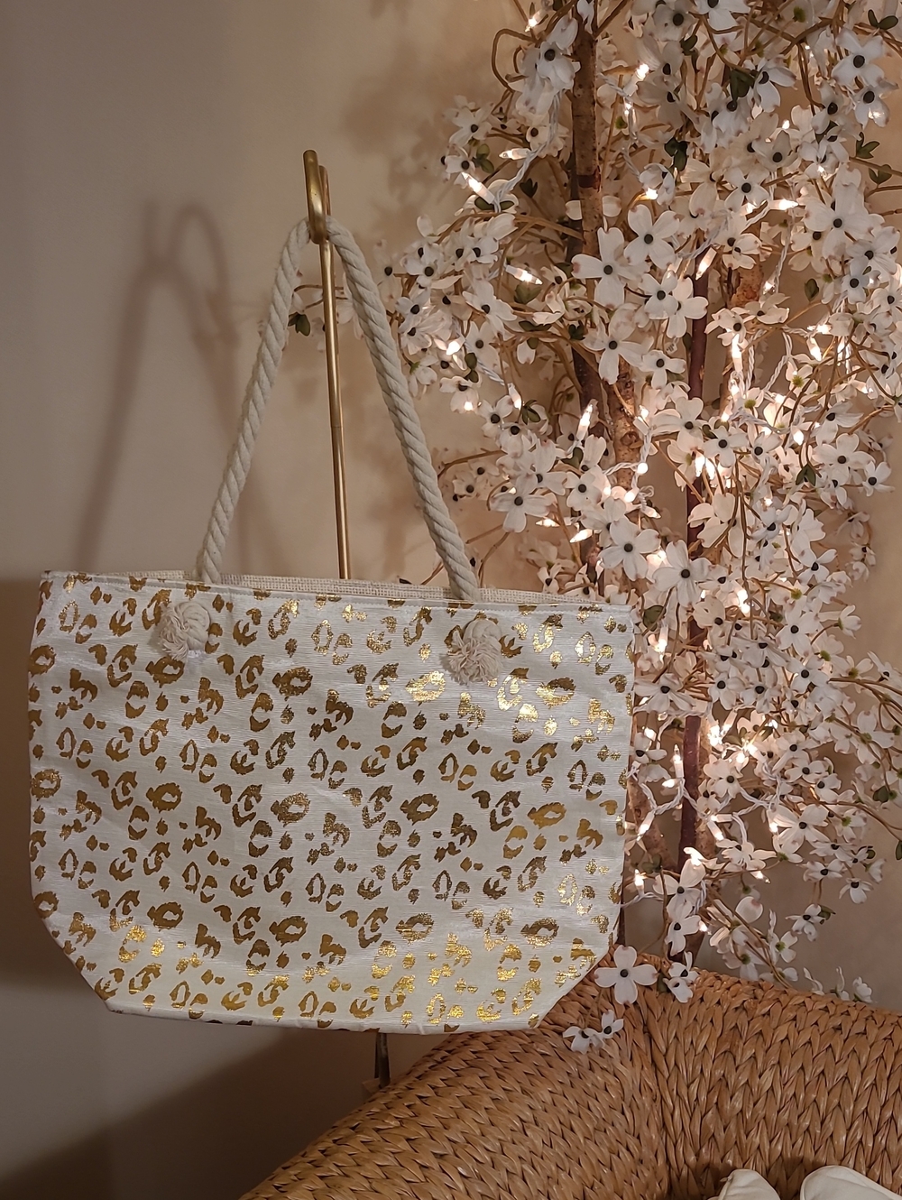 NWOT Lightweight Paper and Polyester Gold Metallic Bag